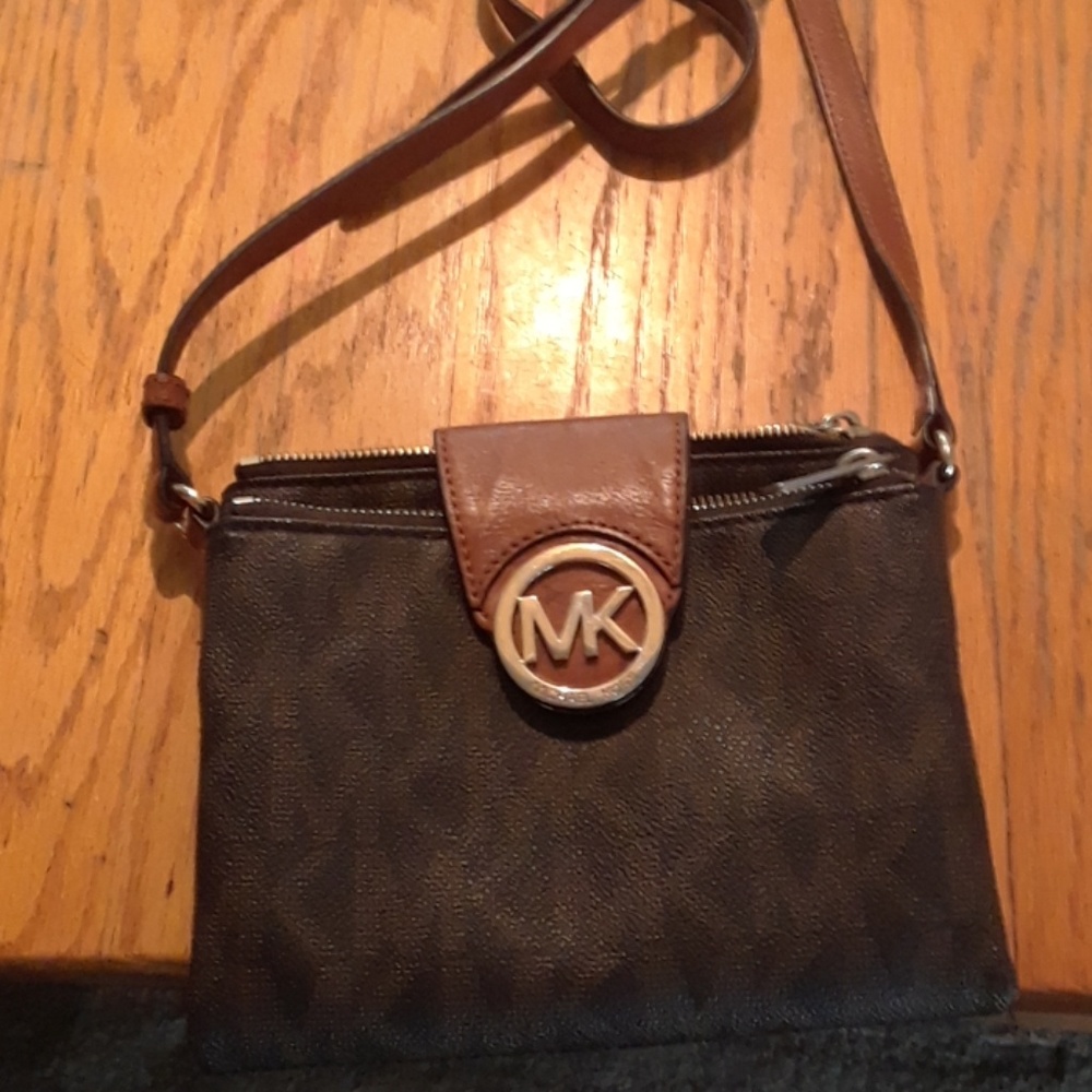 Michael cors cross body bag